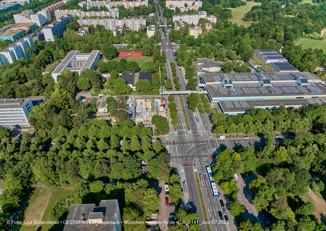 07.06.2023 - aktuelle Fotos von der »<strong><i>Baustelle zum Hort für Kinder</i></strong>« in Neuperlach in München